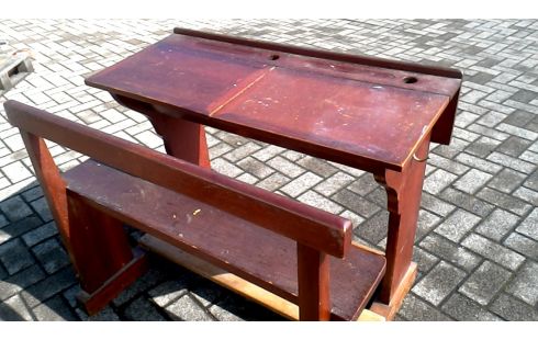 SCHOOLBANK OUD HOUT