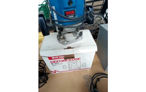 DEFONCEUSE RYOBI + CARTON