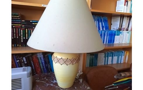 LAMPE A POSER GM JAUNE