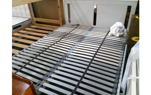 LIT IKEA BLANC AVEC SOMMIER A LATTES 140X200