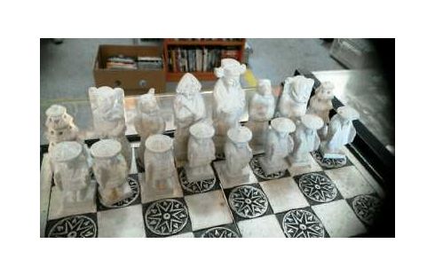 JEU D'ECHECS EN PIERRE