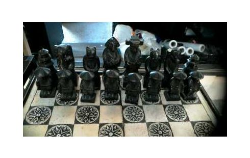 JEU D'ECHECS EN PIERRE