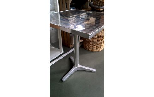 TABLE DE JARDIN INOX CARRE