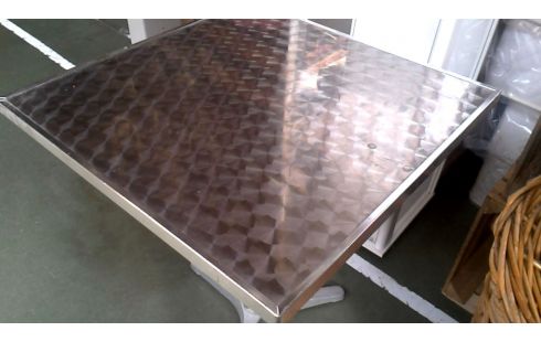 TABLE DE JARDIN INOX CARRE