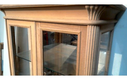 VITRINE SANDFARBEN 2 TÜREN