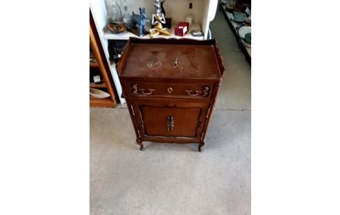 MEUBLE D'APPOINT + CLE