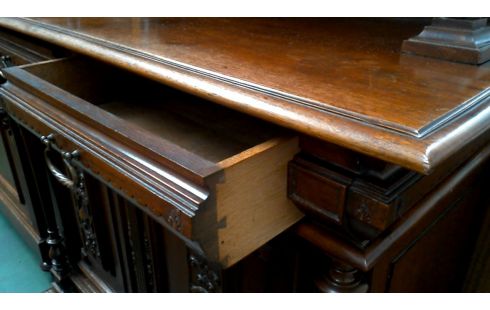 ANRICHTE. 3 TÜREN 2 SCHUBLADEN