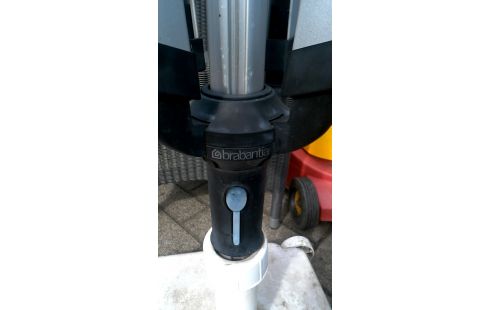 DROOGREK DROOGMOLEN MET VOET BRABANTIA