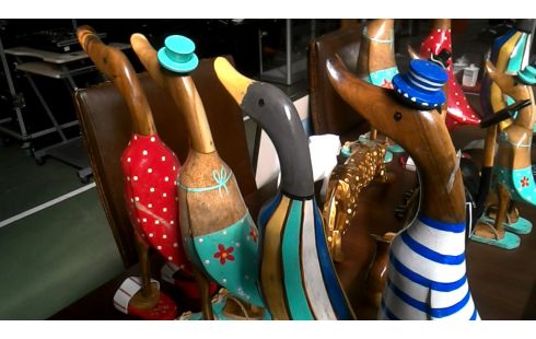 STATUE, , ENTE MITTELGROSSES MODELL TEAKHOLZ DAS STÜCK