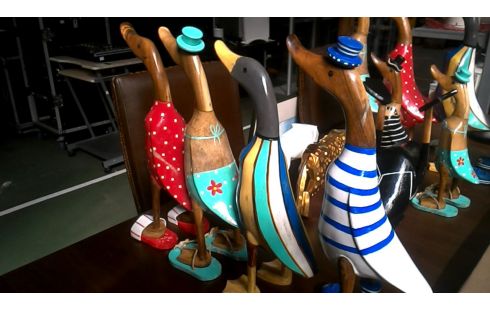 STATUE, , ENTE MITTELGROSSES MODELL TEAKHOLZ DAS STÜCK