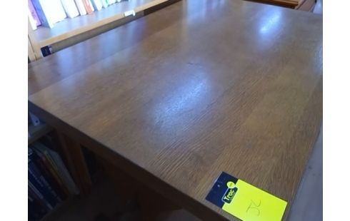 TABLE DE CUISINE AVEC ALLONGES INTEGREES