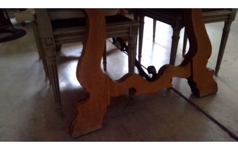 TABLE DE SALLE A MANGER ESPAGNOL