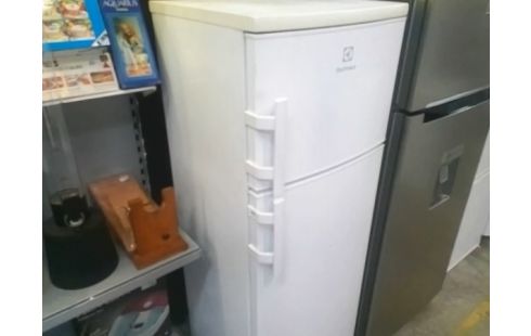 REFRIGERATEUR CONGELATEUR ELECTROLUX