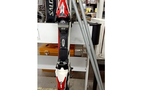 SKI ALPINS QUECHUA RNS 500 151CM + PAIRE BATONS