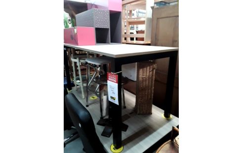 BUREAU PIETEMENT NOIR PLATEAU DECO CHENE .