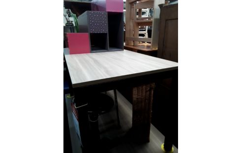 BUREAU PIETEMENT NOIR PLATEAU DECO CHENE .