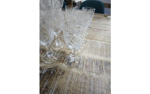 VERRES EN CRISTAL DE SAINT-LOUIS