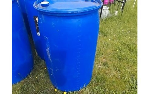 FUT PLASTIQUE BLEU 210L