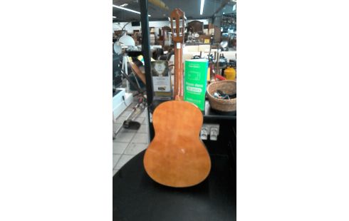 GUITARE CLASSIQUE SANTOS Y MAYOR