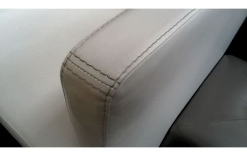 SILLÓN DE CUERO CLUB BLANCA CUERO LA UNIDAD