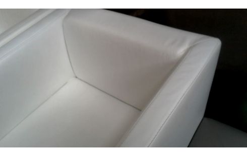 SILLÓN DE CUERO CLUB BLANCA CUERO LA UNIDAD