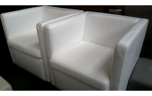 SILLÓN DE CUERO CLUB BLANCA CUERO LA UNIDAD