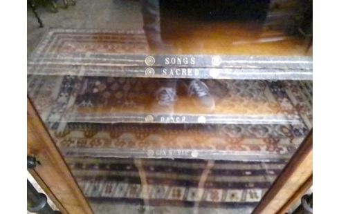 MEUBLE A PARTITIONS VICTORIEN