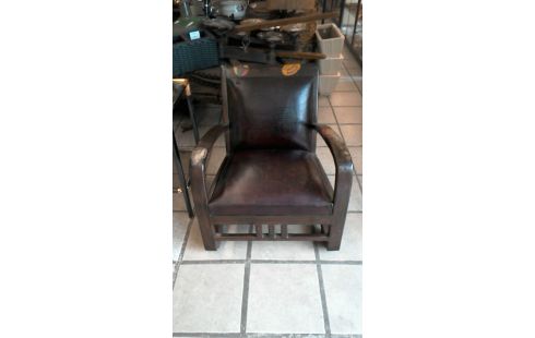 BUTACA. ESTILO COLONIAL CUERO