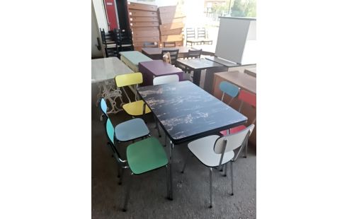 TABLE FORMICA VINTAGE+7 CHAISES COULEURS