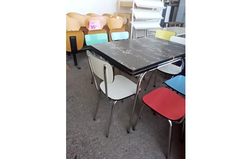 TABLE FORMICA VINTAGE+7 CHAISES COULEURS