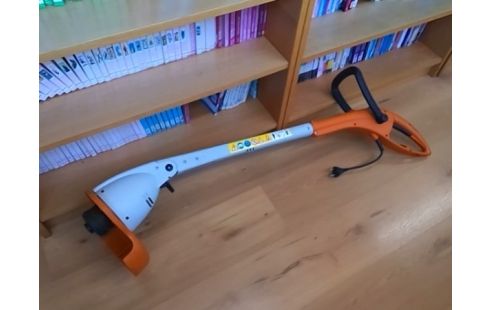 DEBROUSSAILLEUSE STIHL