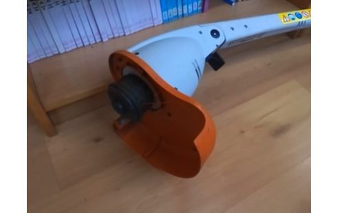 DEBROUSSAILLEUSE STIHL