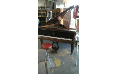 PIANO ERARD
