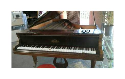 PIANO ERARD
