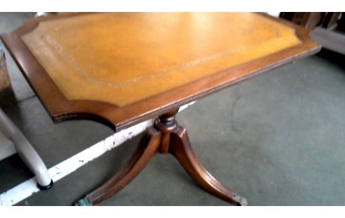 BIJZETTAFEL ENGELS LEDER OLIJF KLEUR