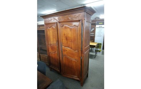 ARMOIRE MERISIER STYLE LOUIS XV