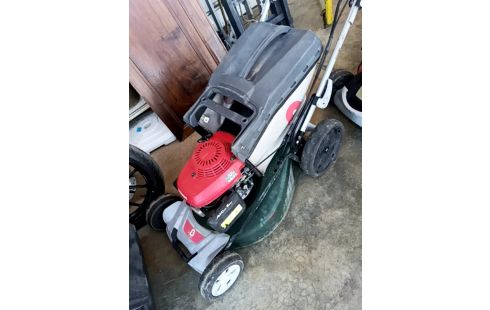 TONDEUSE VERTE MOTEUR HONDA