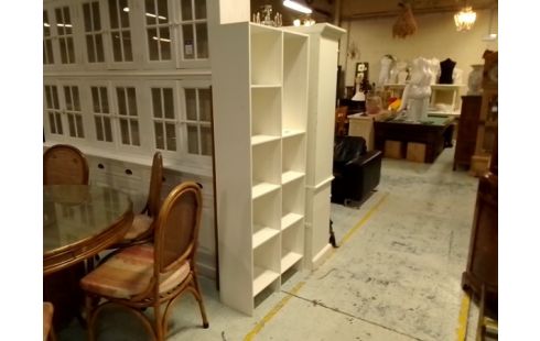 MEUBLE DE RANGEMENT .