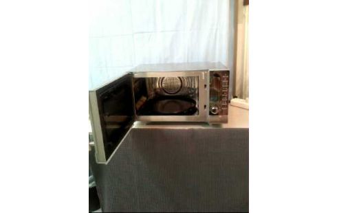 MIKROWELLE <STUDIO> EDELSTAHL 4 IN 1