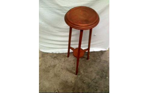 BLUMENHOCKER HOLZ RUND