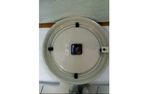 WANDUHR METALL RUND ROSE/CREMEFARBEN