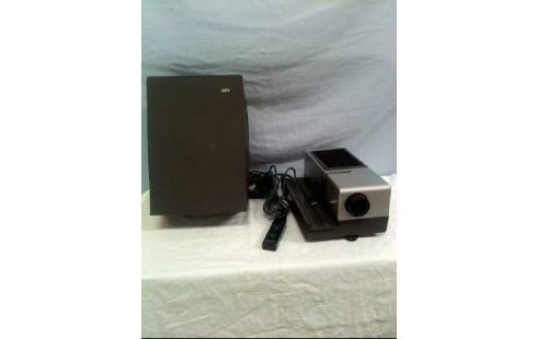 DIAPROJEKTOR <BRAUN> D35 M. KOFFER