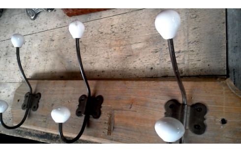 PORTE MANTEAU MURAL ANCIEN