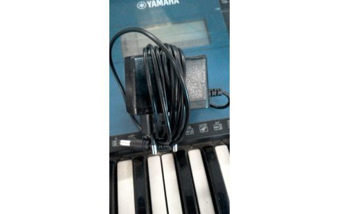 SYNTHETISEUR YAMAHA