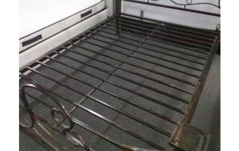 LIT FER FORGE 140X190 AVEC SOMMIER