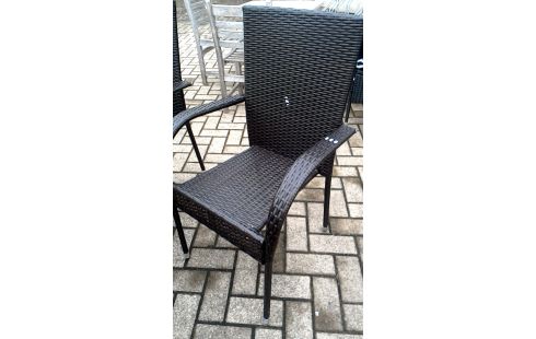 TUINSTOEL LOT VAN 2 BR