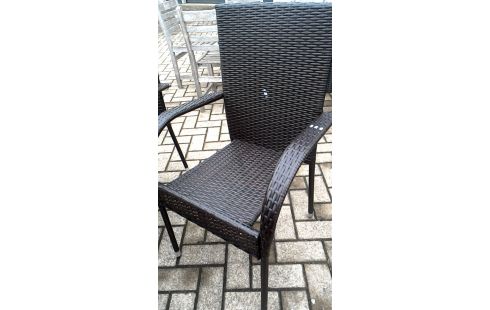 TUINSTOEL LOT VAN 2 BR