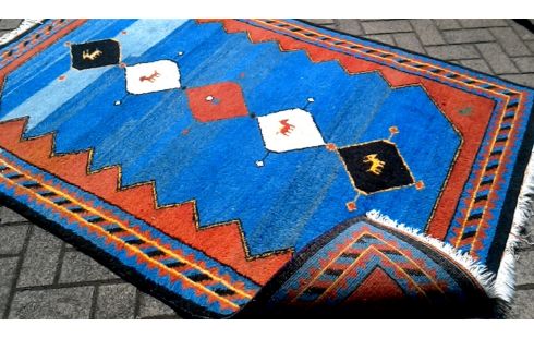 TAPIS NOUE MAIN BLEUE MET ROUGE