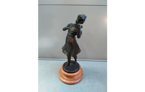 SCULPTURE BRONZE M MUSICIENNE
