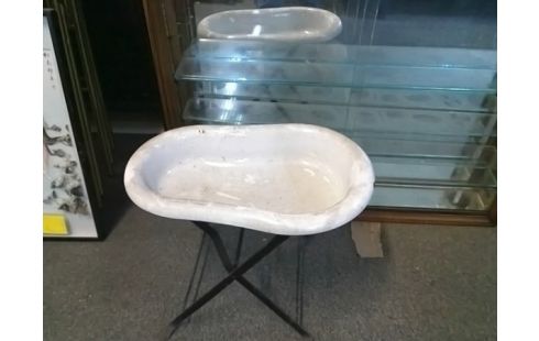 BIDET ANCIEN SUR PIED